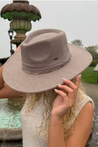 Pleated Band Felt Hat