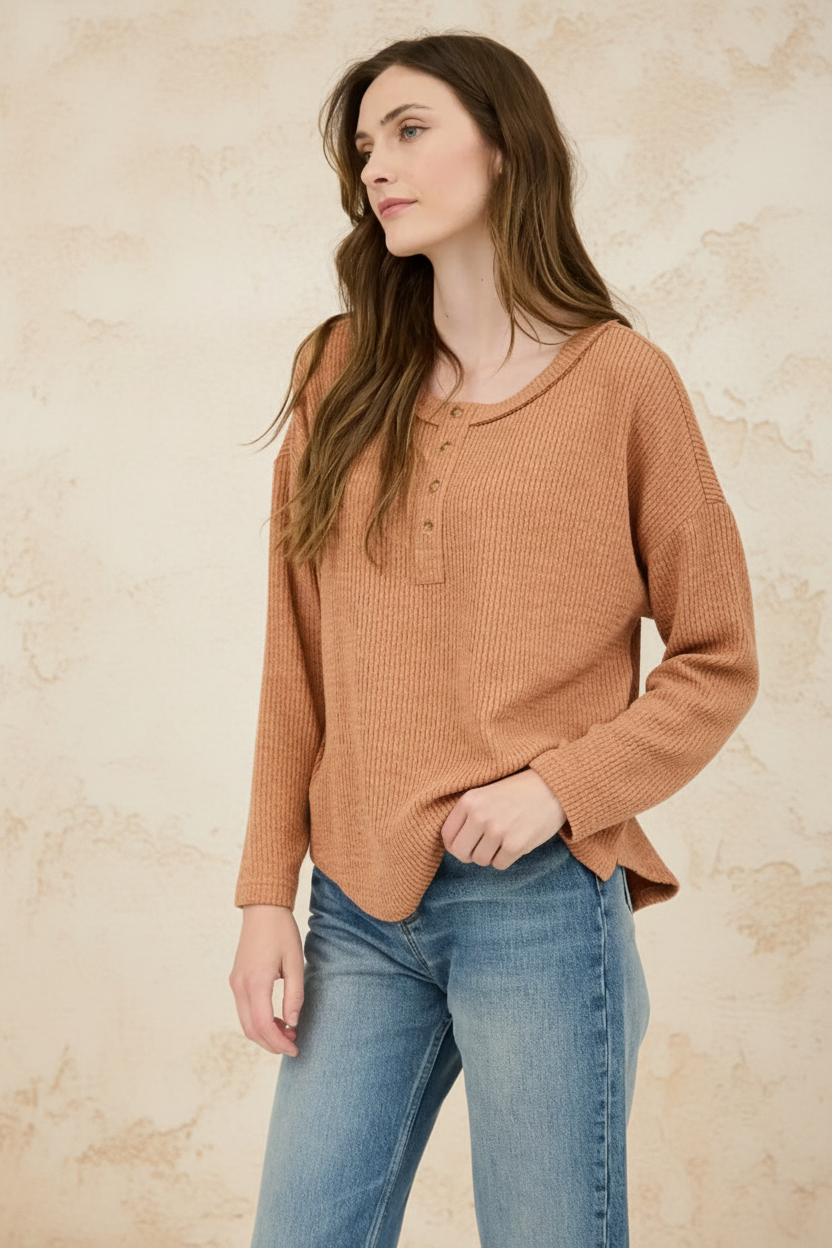 Del Rey Henley Top