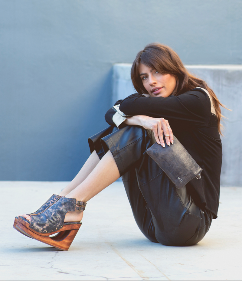 BedStu Cadence Crossbody - Black